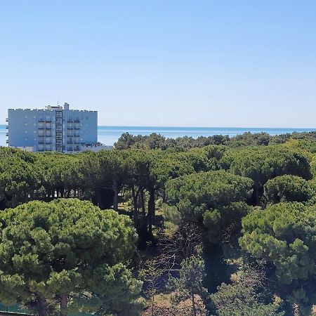 Rosato Double Sea View Apartment Lignano Sabbiadoro Bagian luar foto