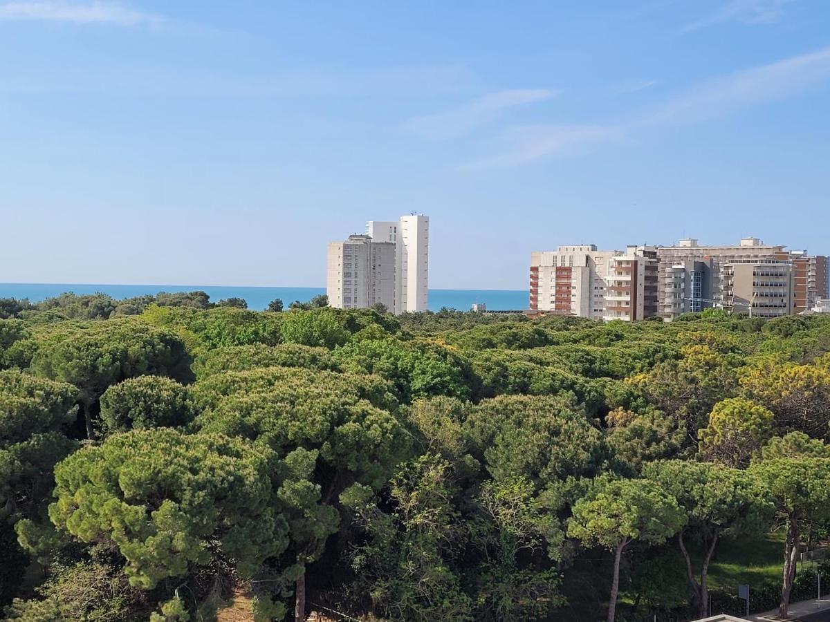 Rosato Double Sea View Apartment Lignano Sabbiadoro Bagian luar foto