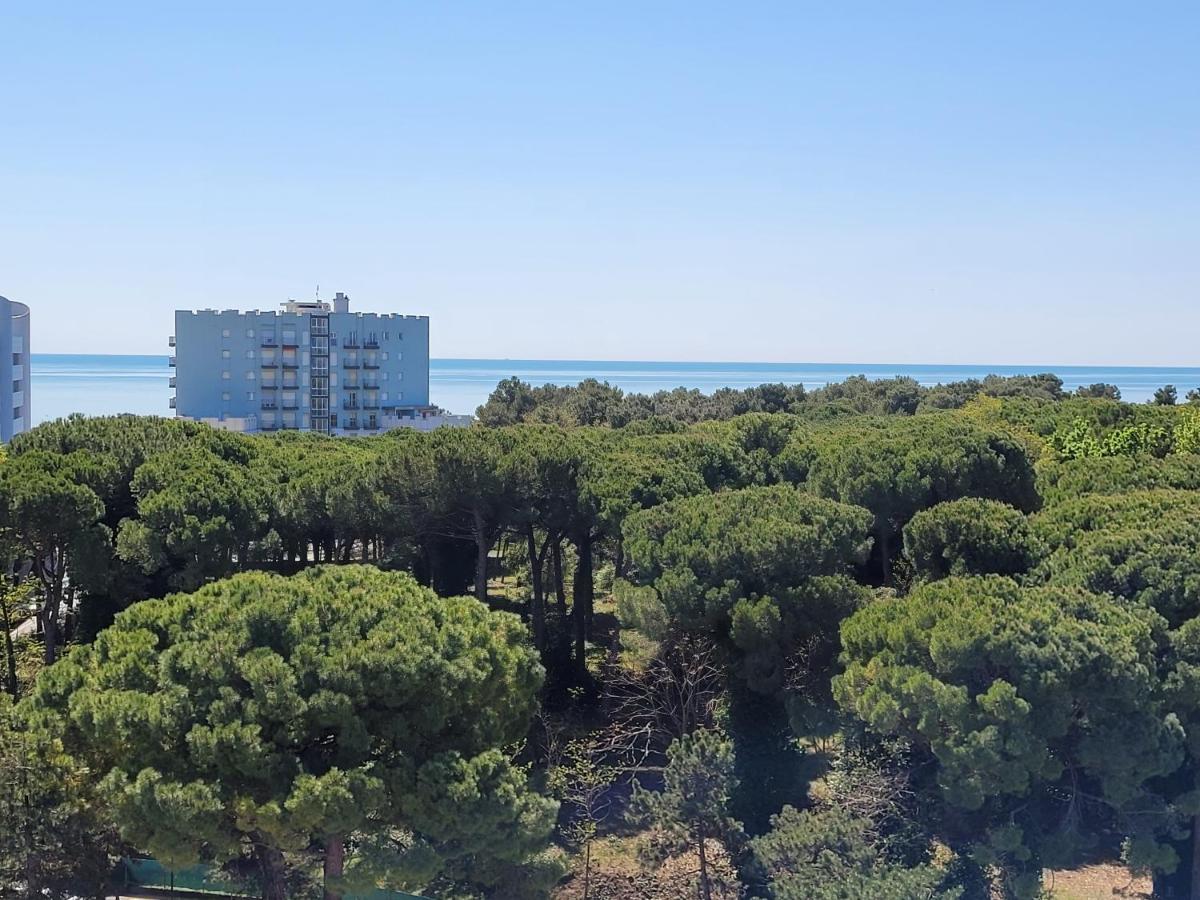 Rosato Double Sea View Apartment Lignano Sabbiadoro Bagian luar foto